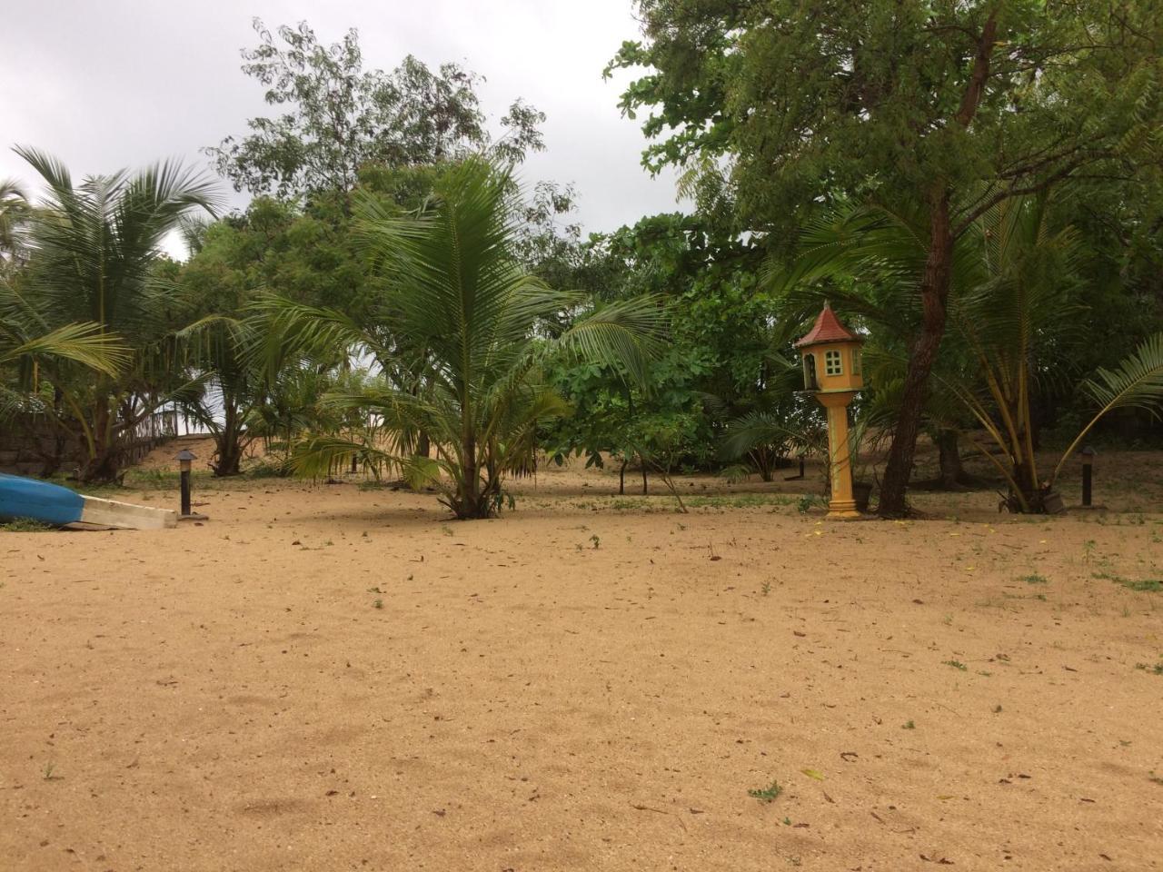 Aloha Beach Resort Tangalle Extérieur photo