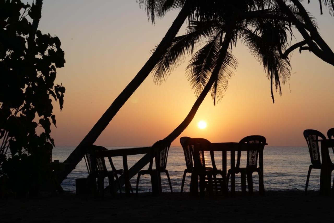 Aloha Beach Resort Tangalle Extérieur photo